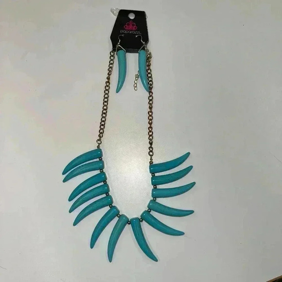 Paparazzi Tusk Tundra Blue Turquoise Stone Short Necklace Set with earrings NEW! - Picture 5 of 6